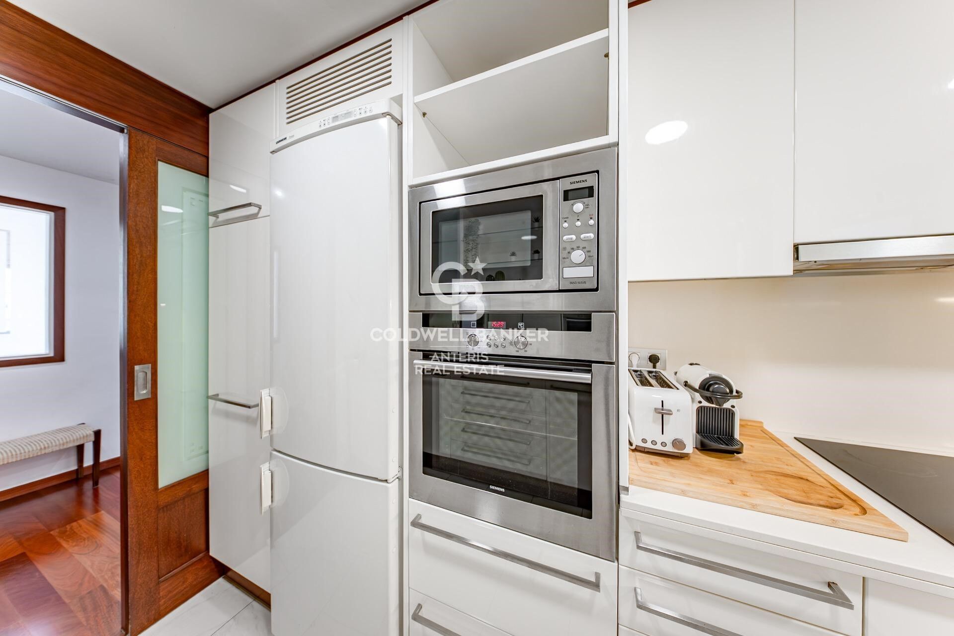 Exclusive bright apartment on Enric Granados street