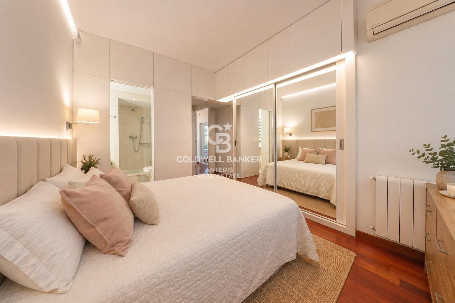 Exclusive bright apartment on Enric Granados street