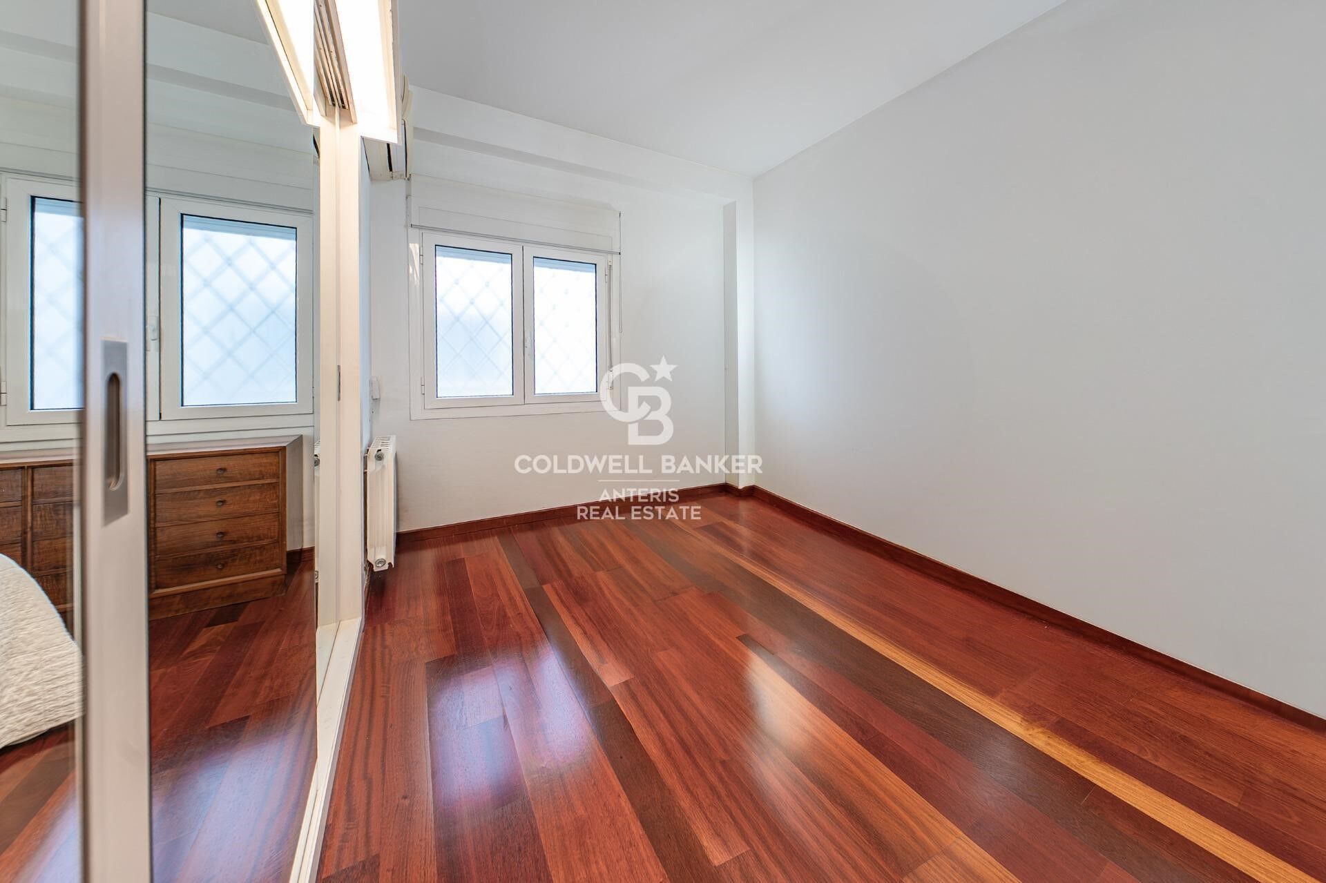 Exclusive bright apartment on Enric Granados street