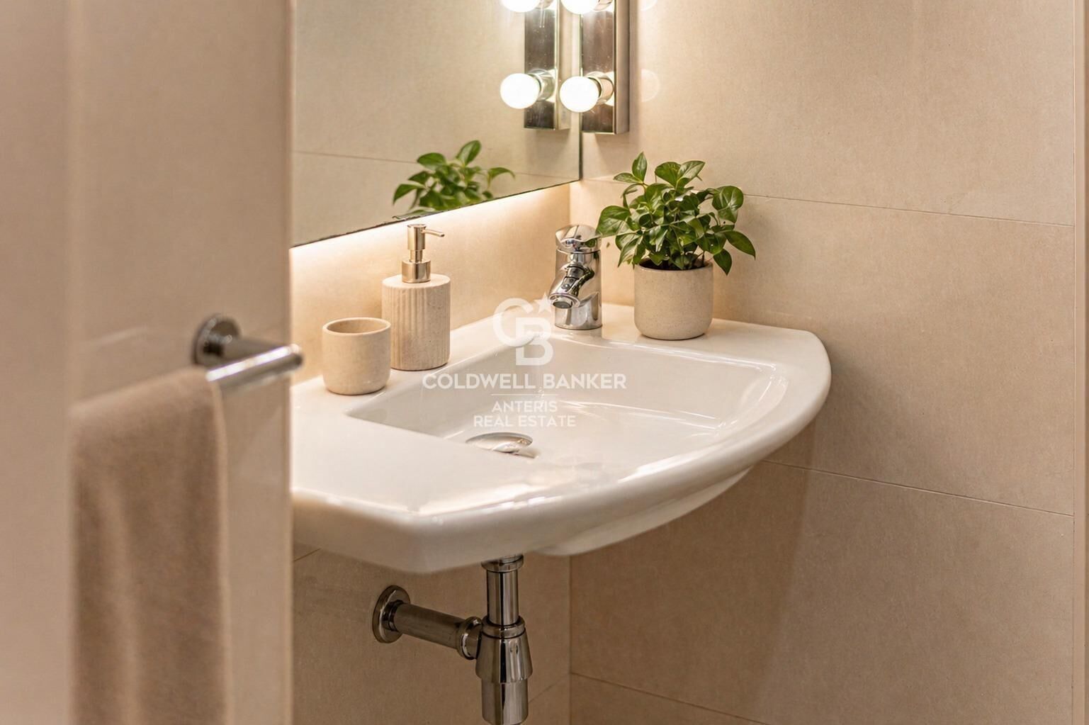 Exclusive bright apartment on Enric Granados street