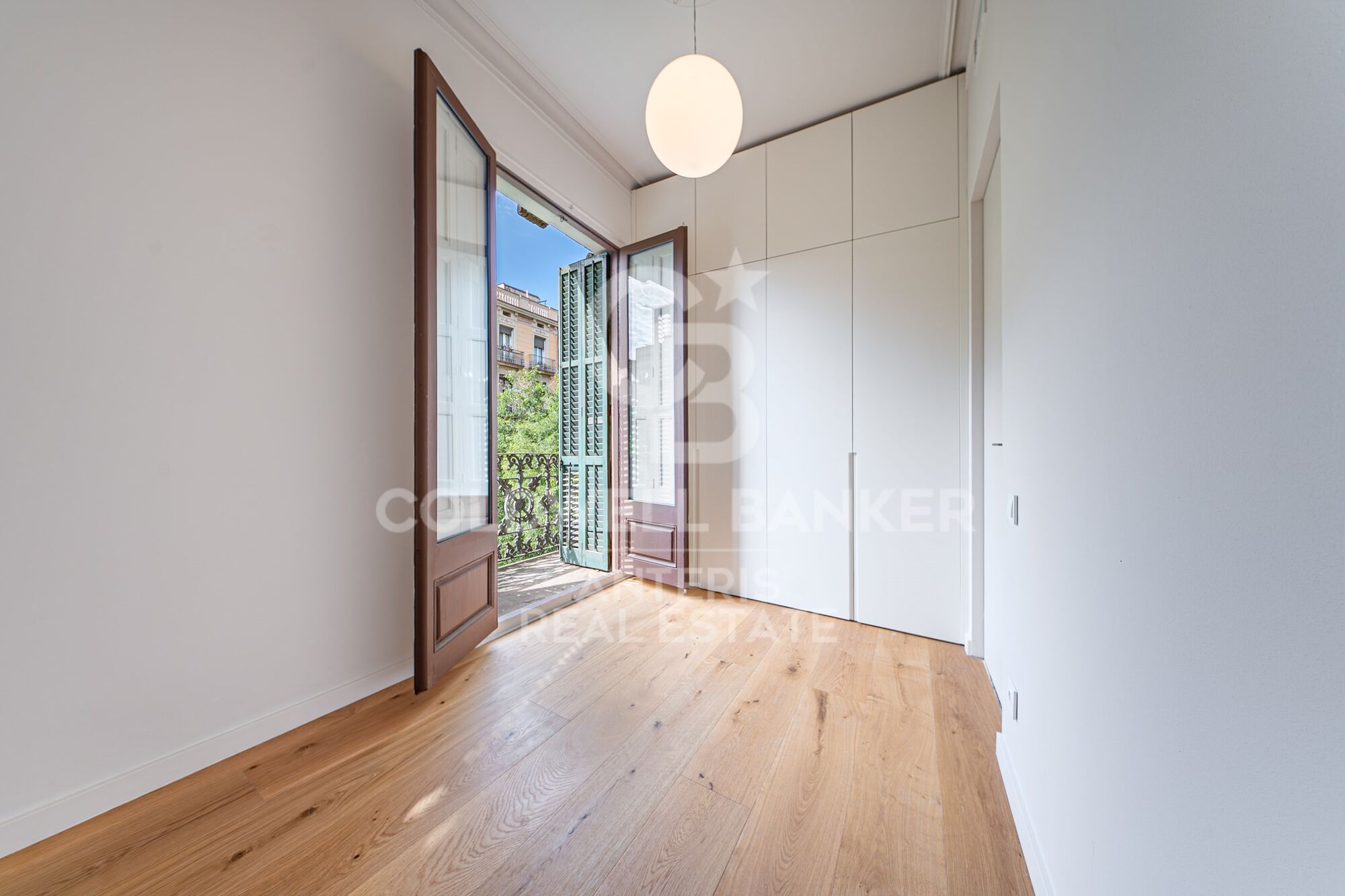 Exclusive renovated property with original architectural features