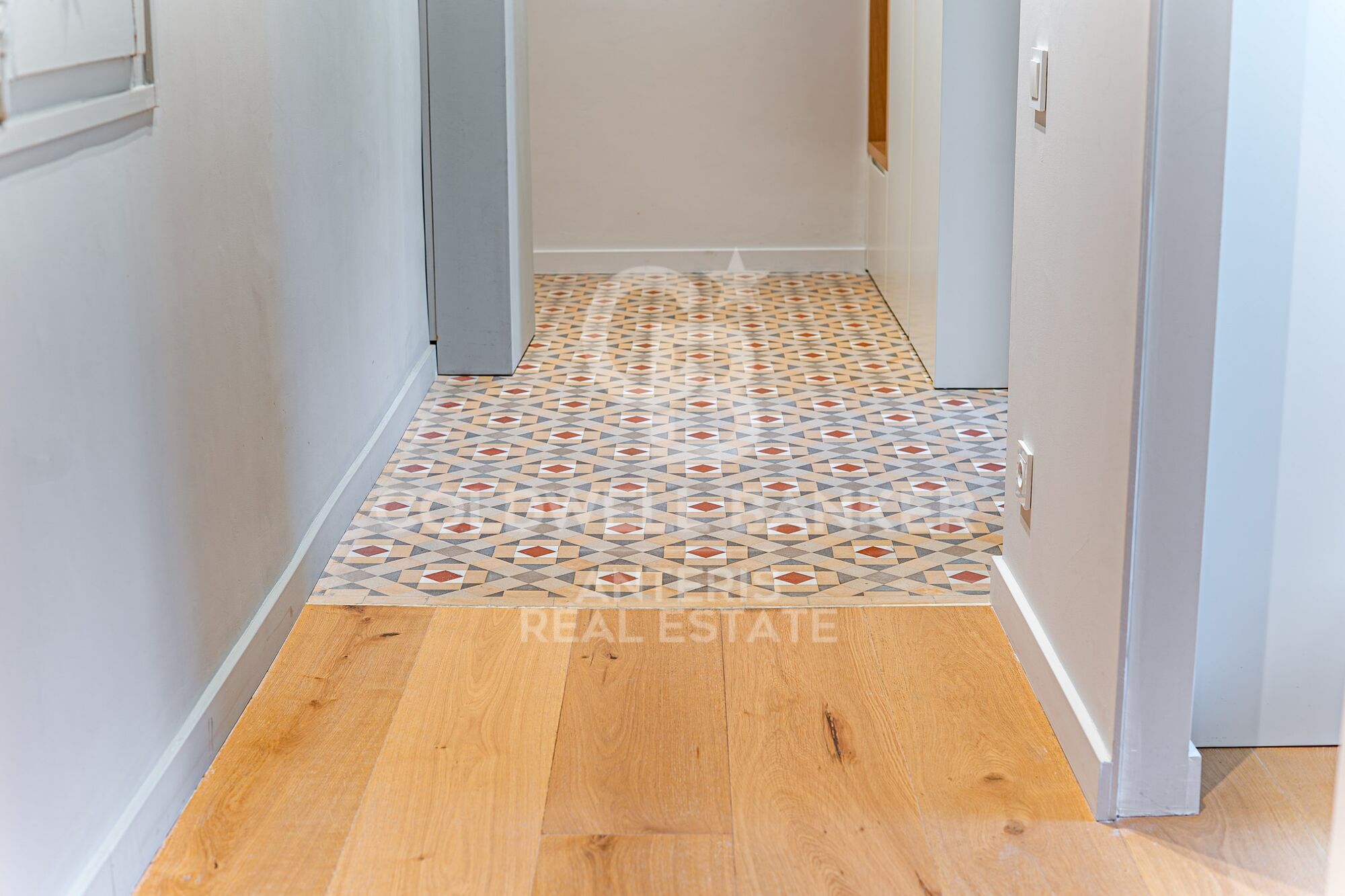 Exclusiva vivienda reformada con elementos originales