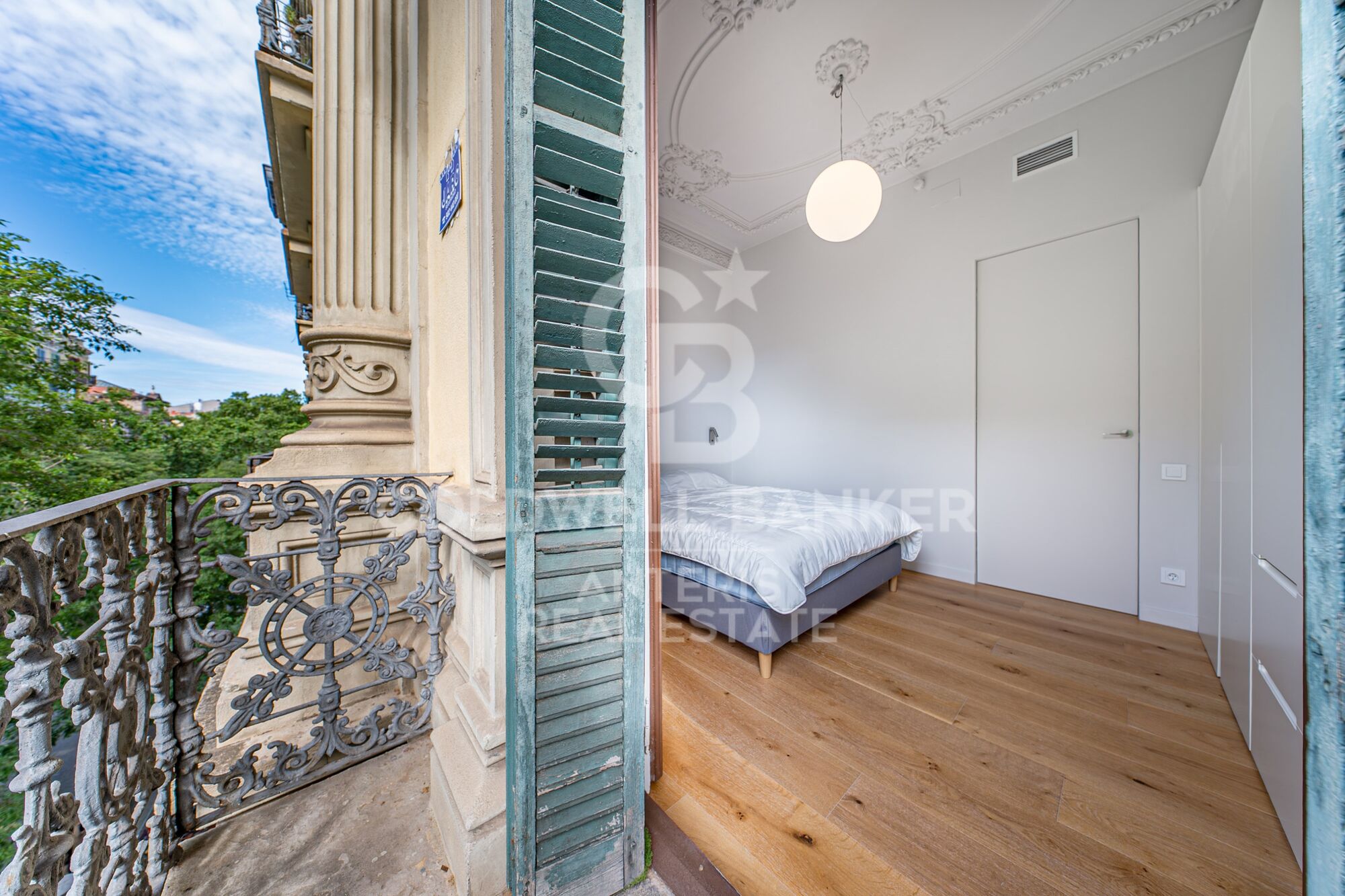 Exclusive renovated property with original architectural features