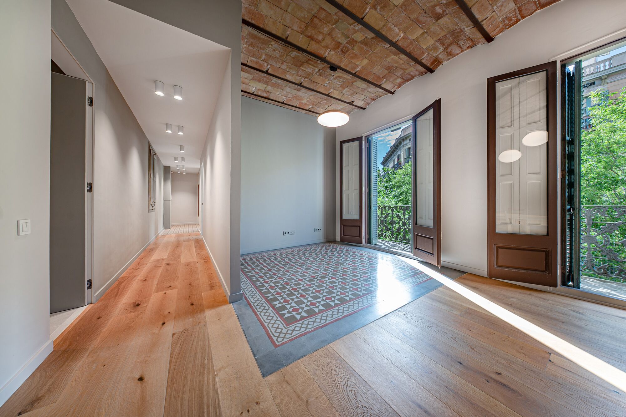 Exclusiva vivienda reformada con elementos originales
