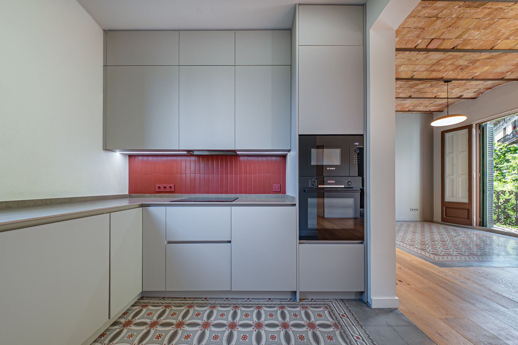 Exclusiva vivienda reformada con elementos originales