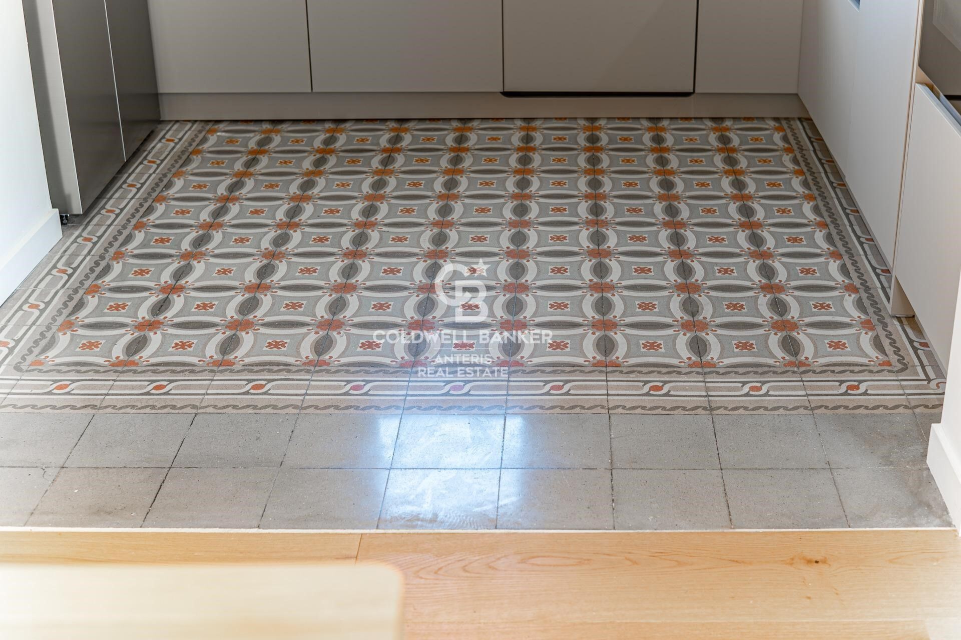 Exclusiva vivienda reformada con elementos originales