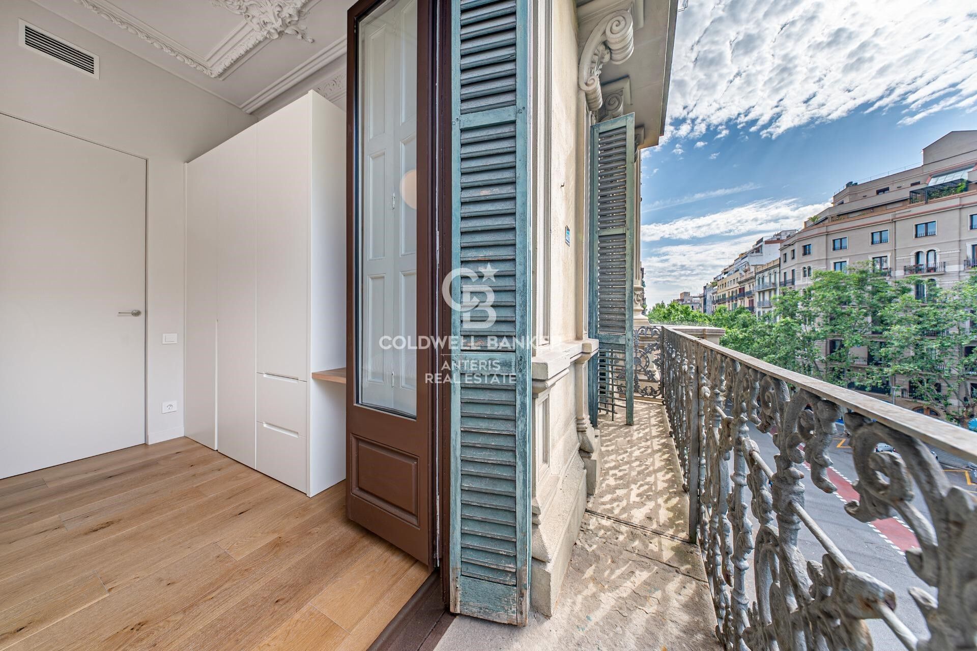 Exclusive renovated property with original architectural features