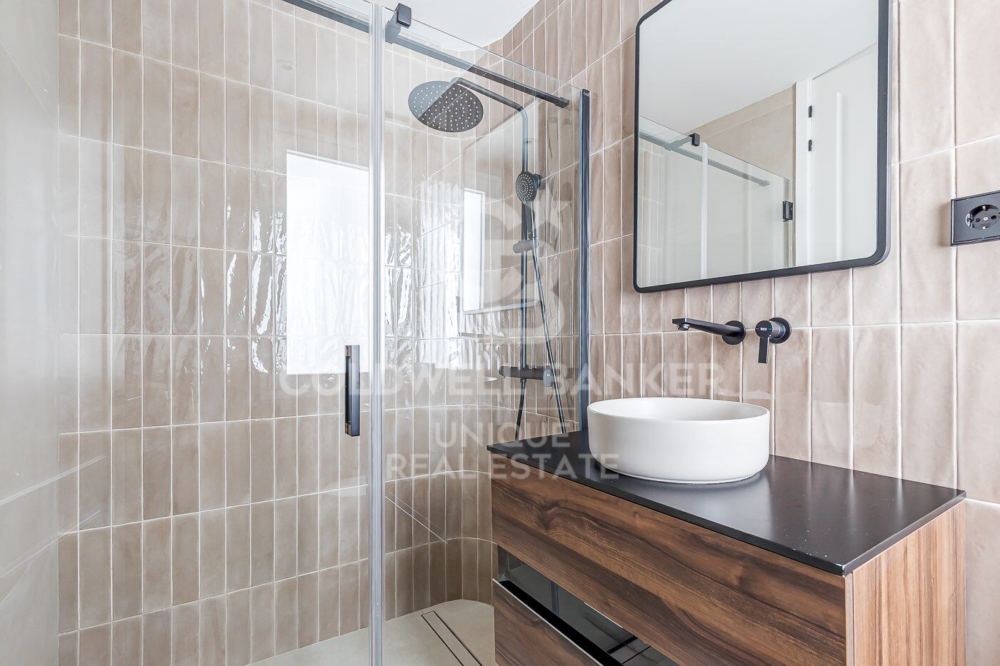 Renovierte Außenwohnung mit Terrasse, Garage und Abstellraum in Lista, Madrid
