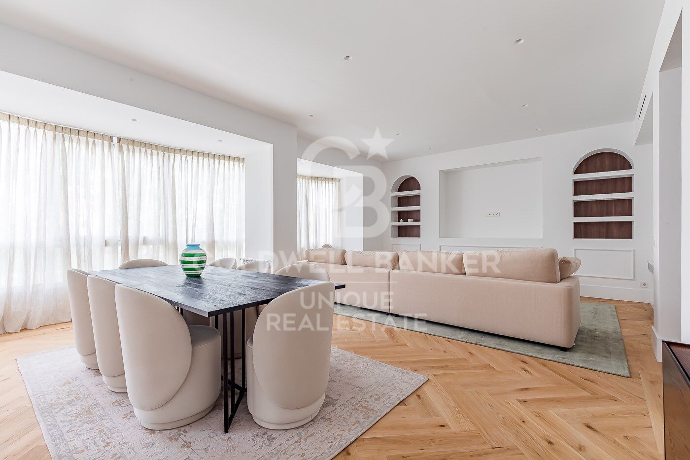 Appartement extérieur rénové avec terrasse, garage et débarras à Lista, Madrid