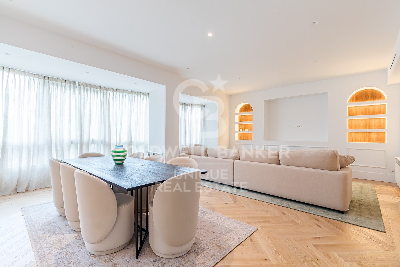Appartement extérieur rénové avec terrasse, garage et débarras à Lista, Madrid