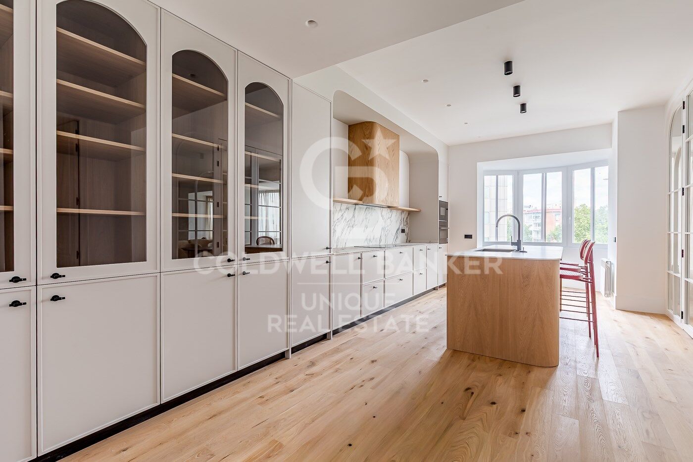 Appartement extérieur rénové avec terrasse, garage et débarras à Lista, Madrid