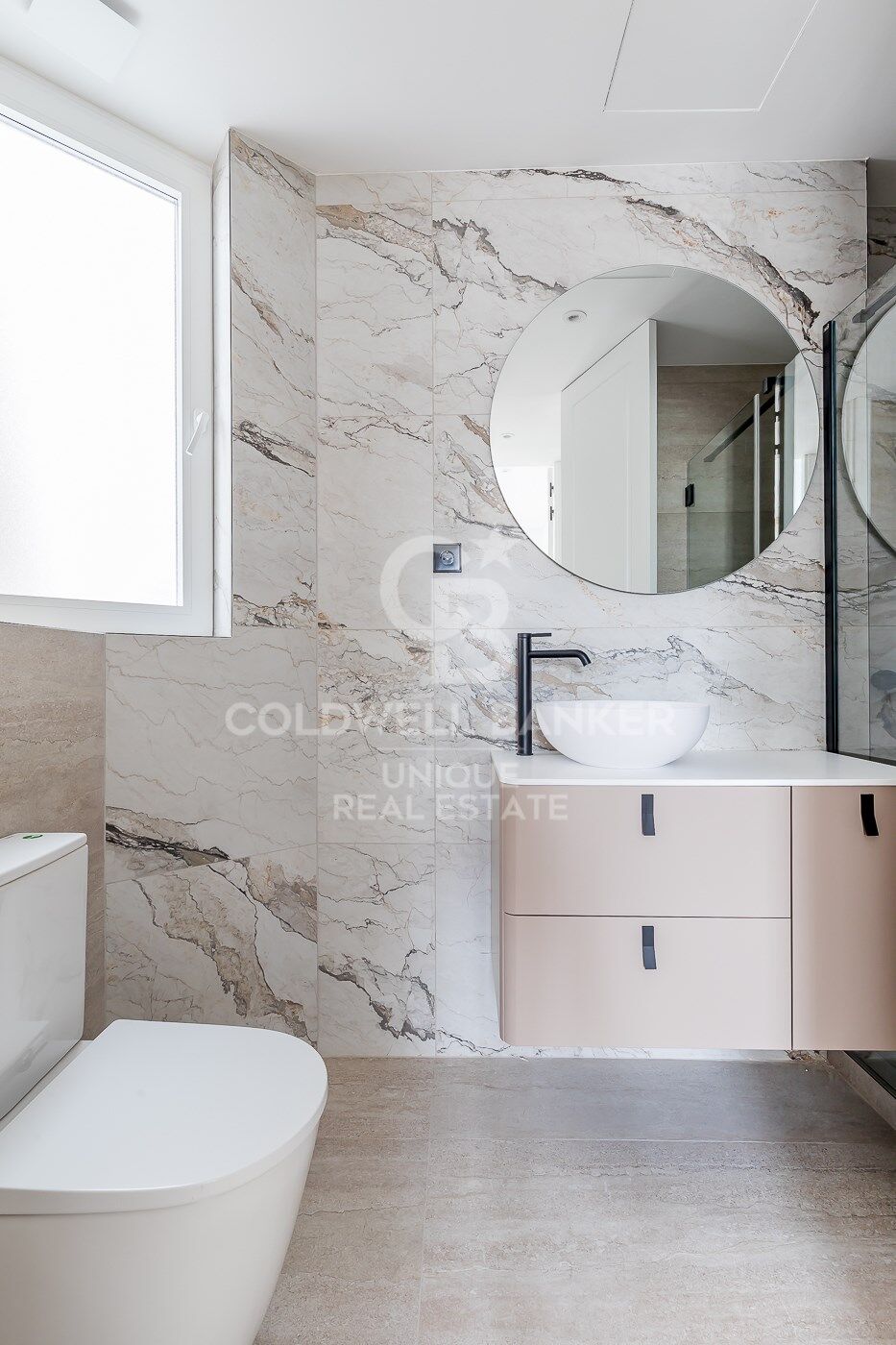 Appartement extérieur rénové avec terrasse, garage et débarras à Lista, Madrid