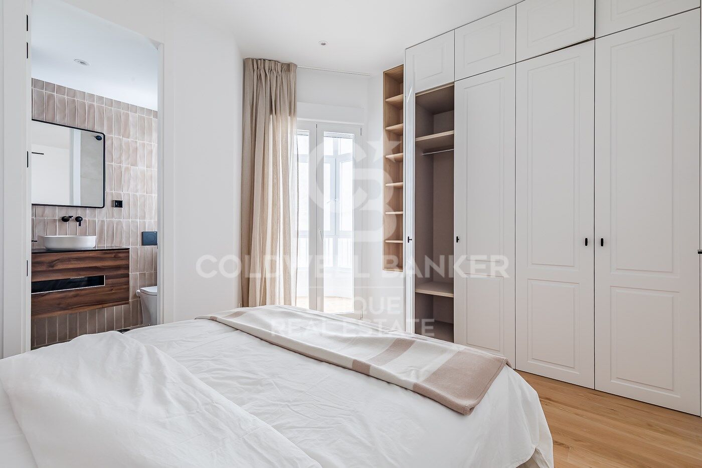 Appartement extérieur rénové avec terrasse, garage et débarras à Lista, Madrid