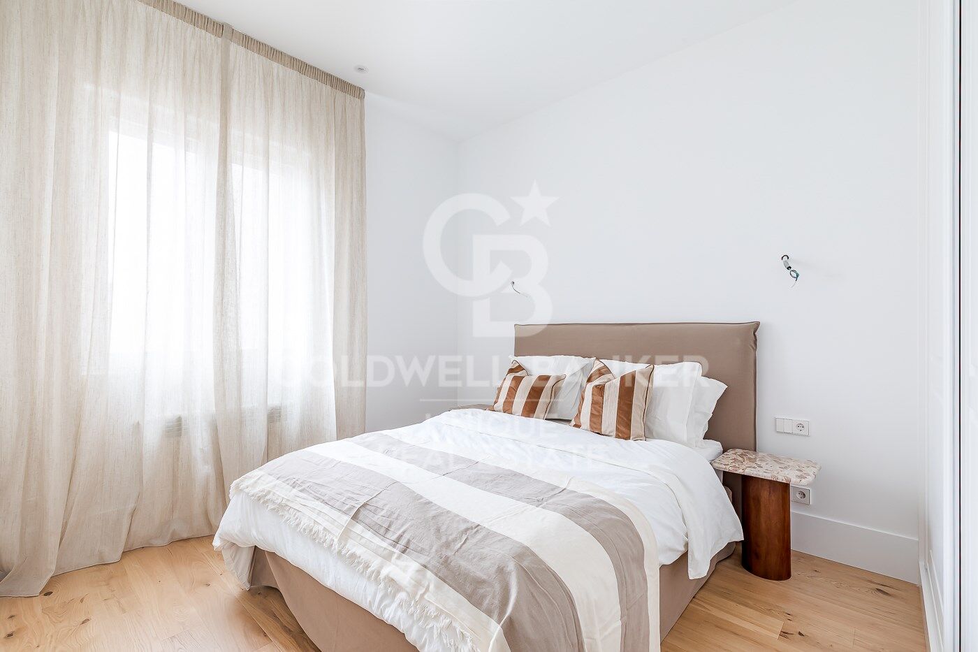 Appartement extérieur rénové avec terrasse, garage et débarras à Lista, Madrid