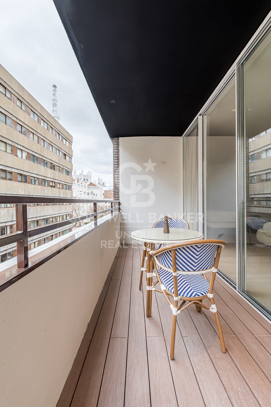 Piso exterior con terraza y garaje en Recoletos, Madrid