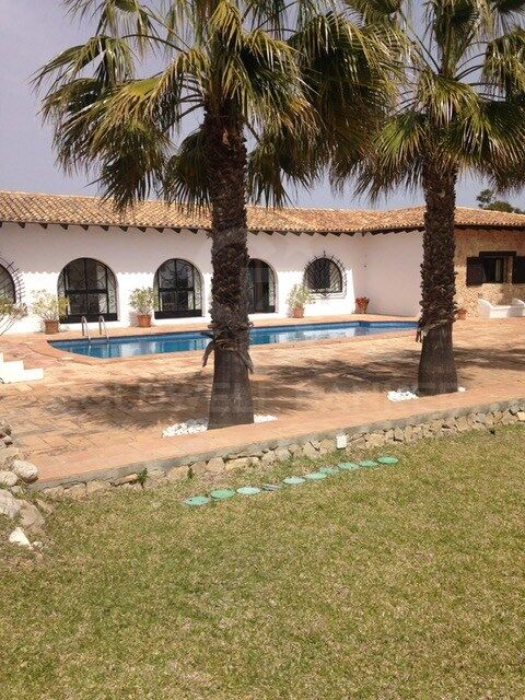 Finca renovada de alto standing con vistas al mar, casa principal y apartamento de invitados en Benissa