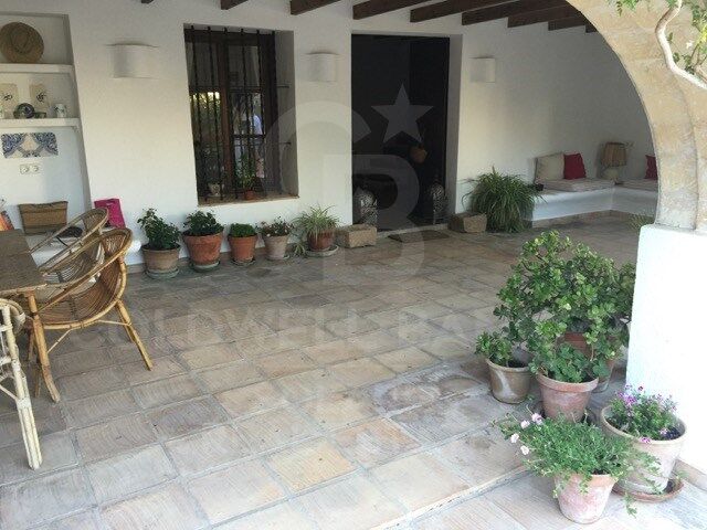 Finca renovada de alto standing con vistas al mar, casa principal y apartamento de invitados en Benissa