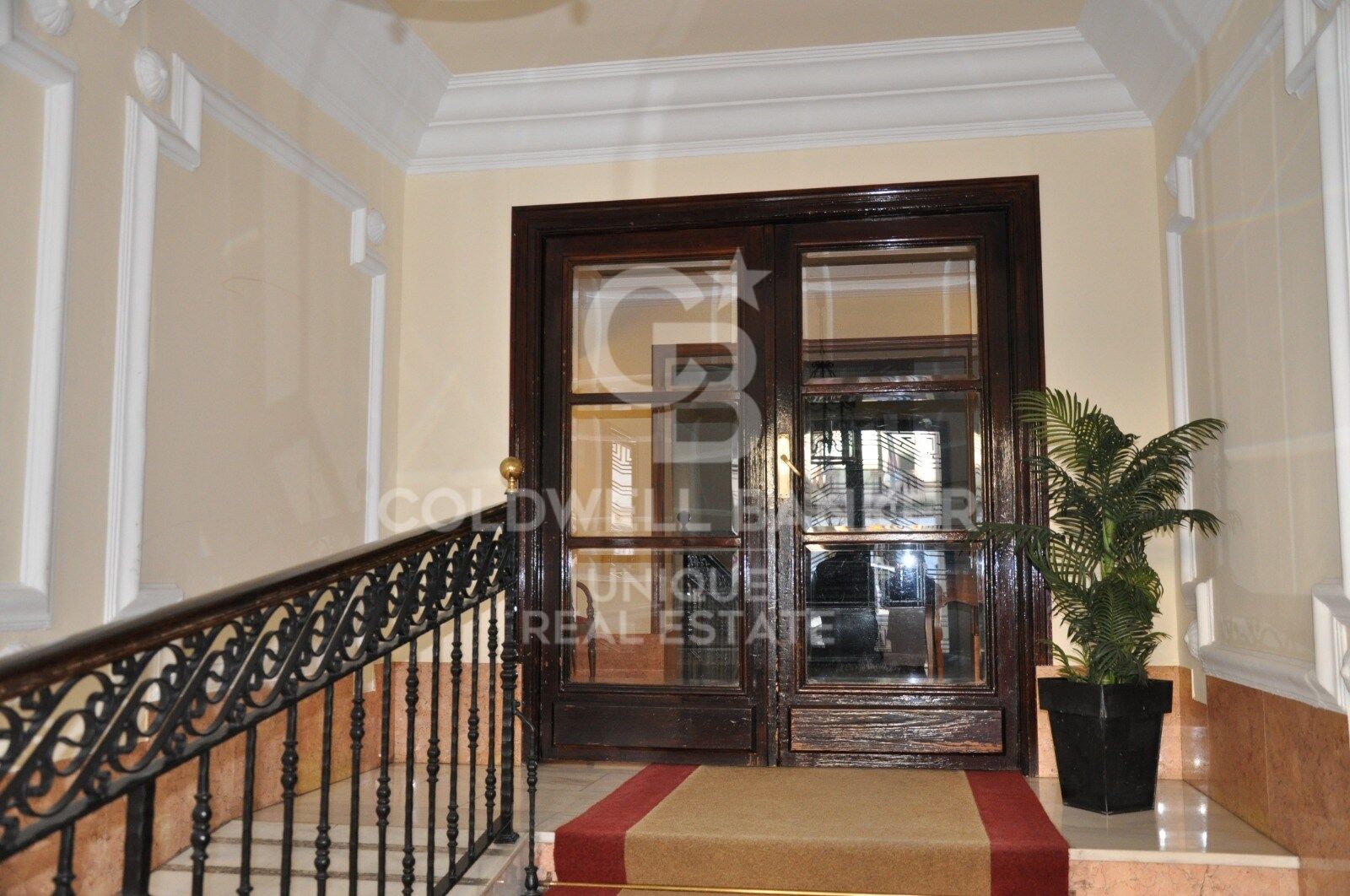 Exterior apartment to renovate in Goya, Madrid