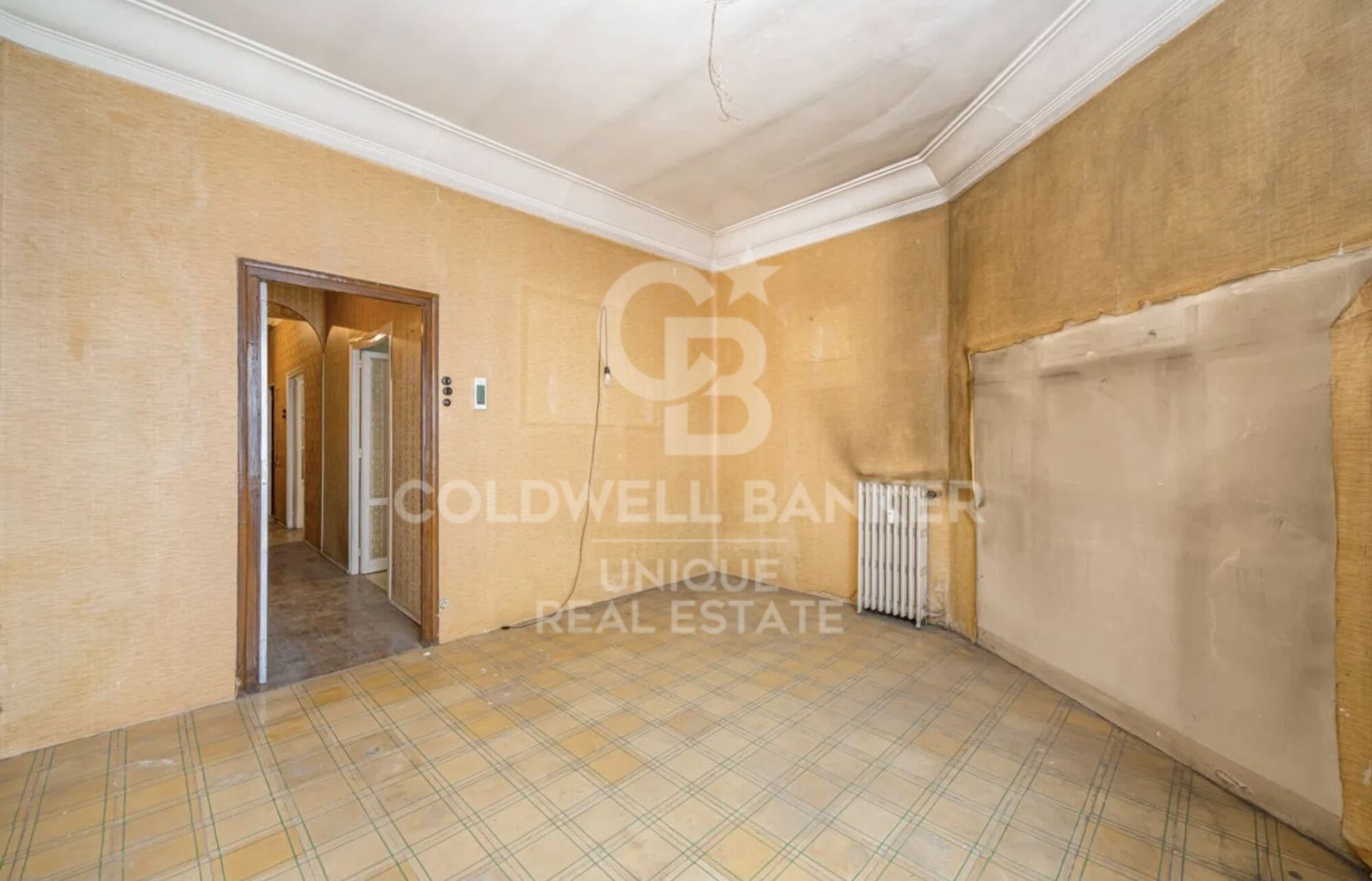 Exterior apartment to renovate in Goya, Madrid