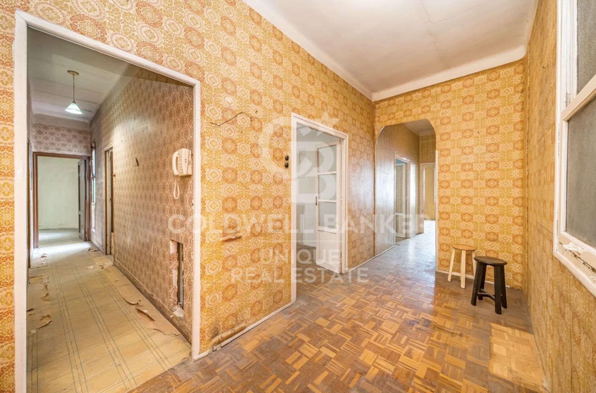 Exterior apartment to renovate in Goya, Madrid