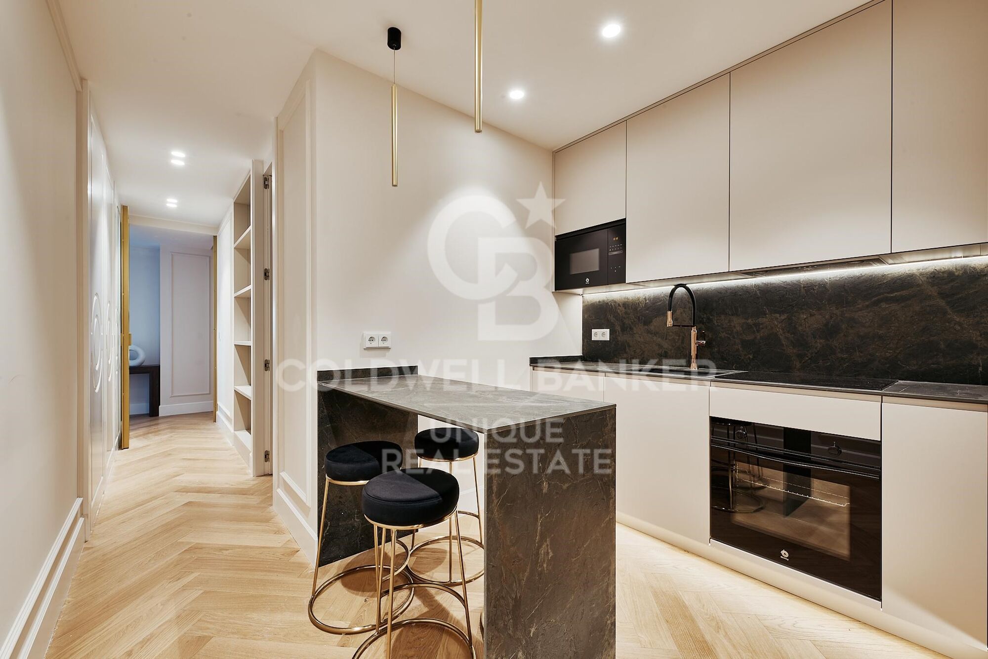 Renovierte Außenwohnung mit Garage und Abstellraum in El Viso, Madrid