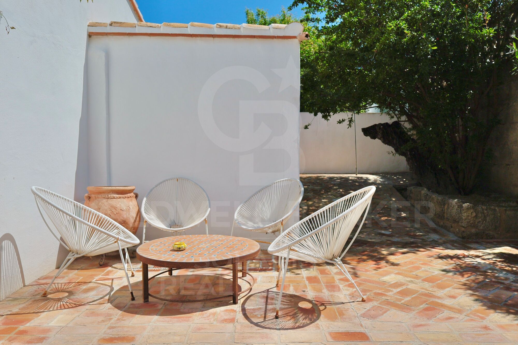 Elegante finca mediterránea con carácter, privacidad y espacios independientes a un paso del centro de Jávea