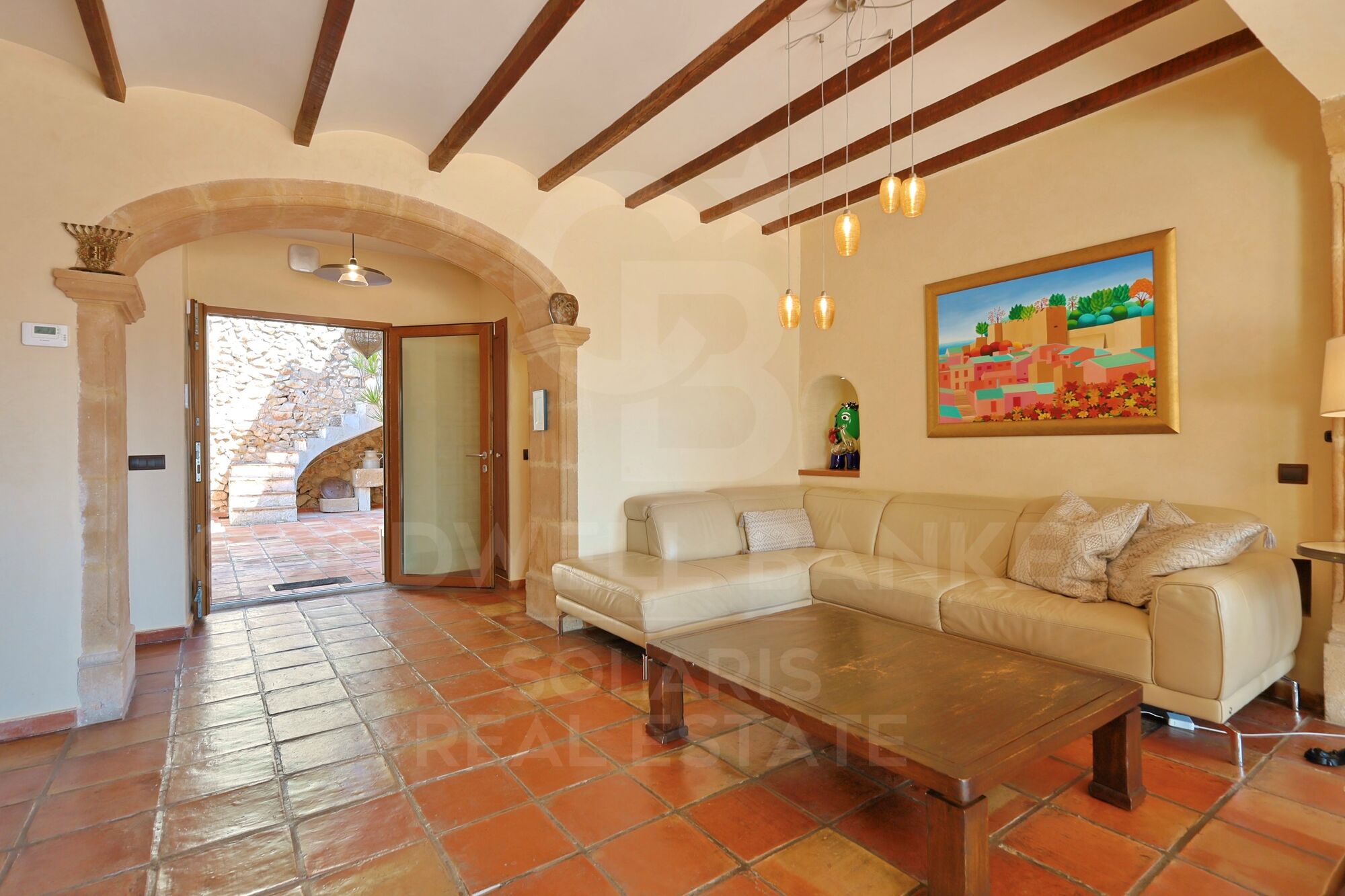 Elegant Mediterranean finca with character, privacy and independent spaces just a stone's throw from the centre of Jávea