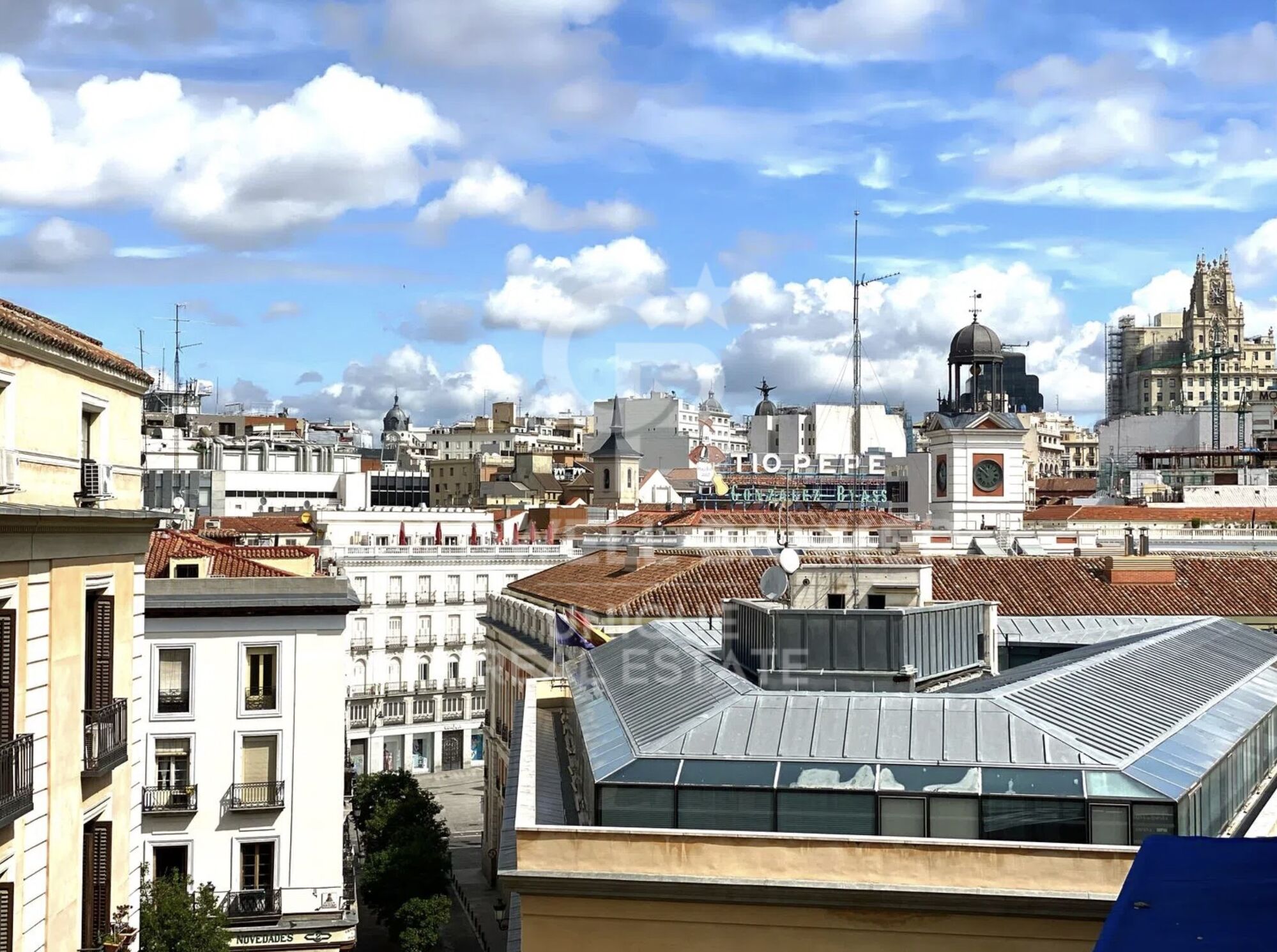 Renoviertes Duplex-Penthouse in Außenlage mit Terrasse in Sol, Madrid