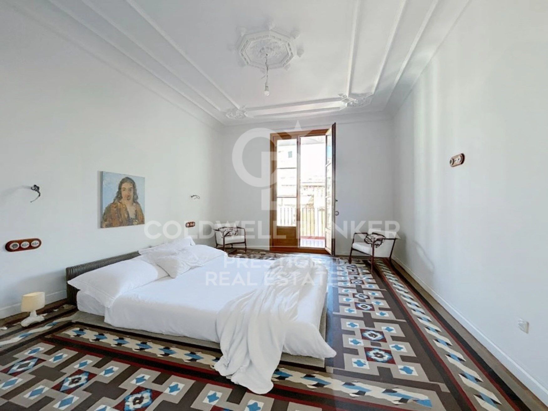 Tout neuf, avec rénovation de haute qualité dans un domaine royal avec 3 suites