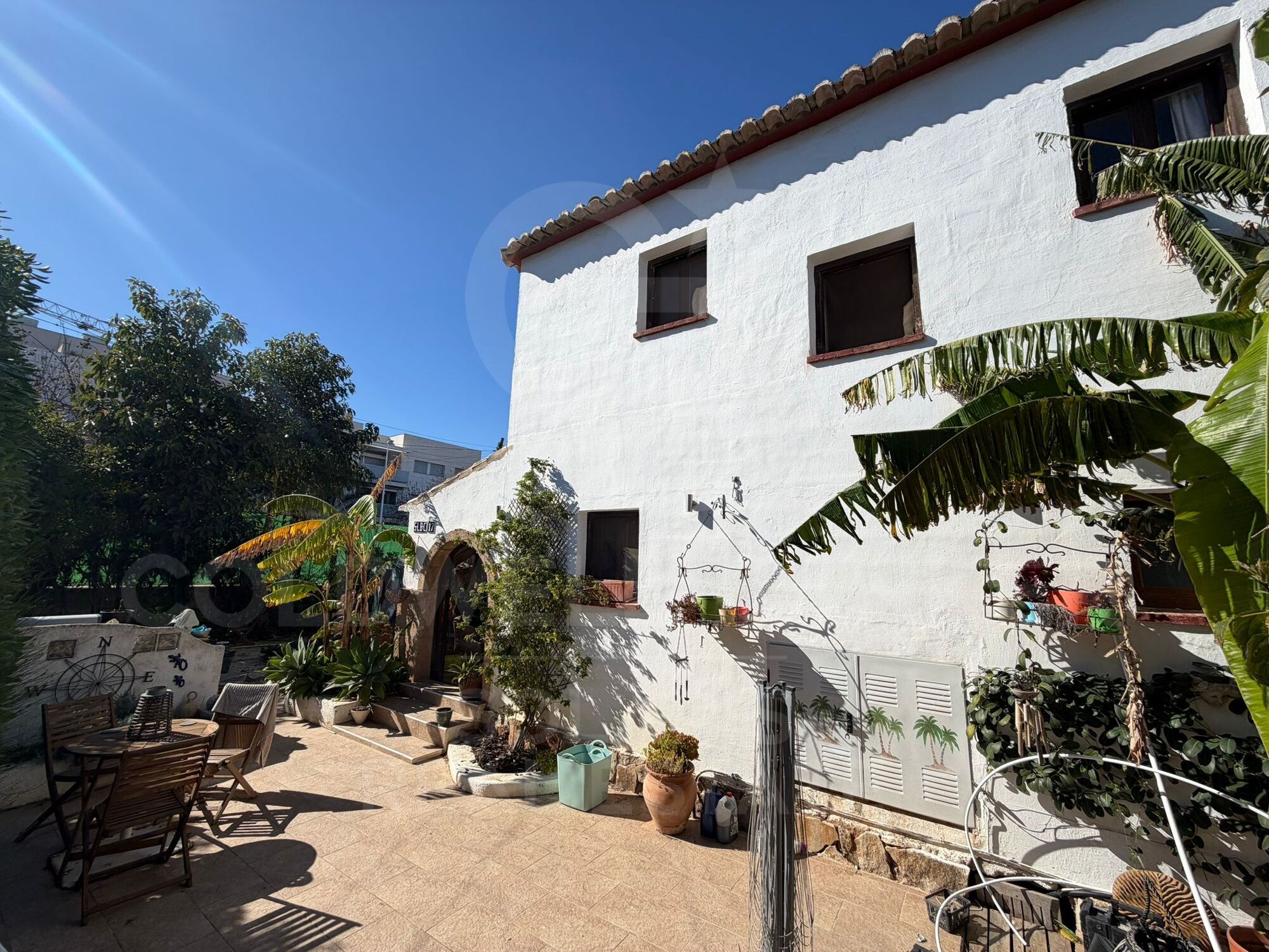 Bungalow exclusif avec jardin privé, espace détente et espaces lumineux méditerranéens