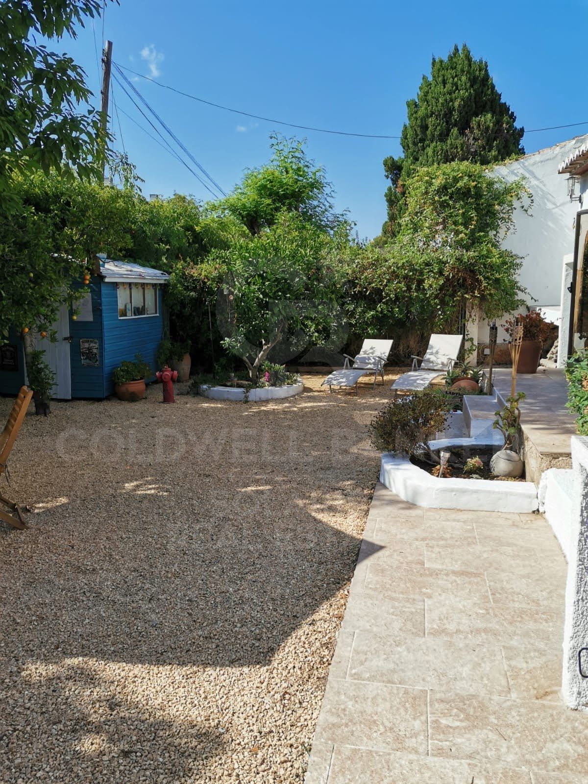 Bungalow exclusif avec jardin privé, espace détente et espaces lumineux méditerranéens