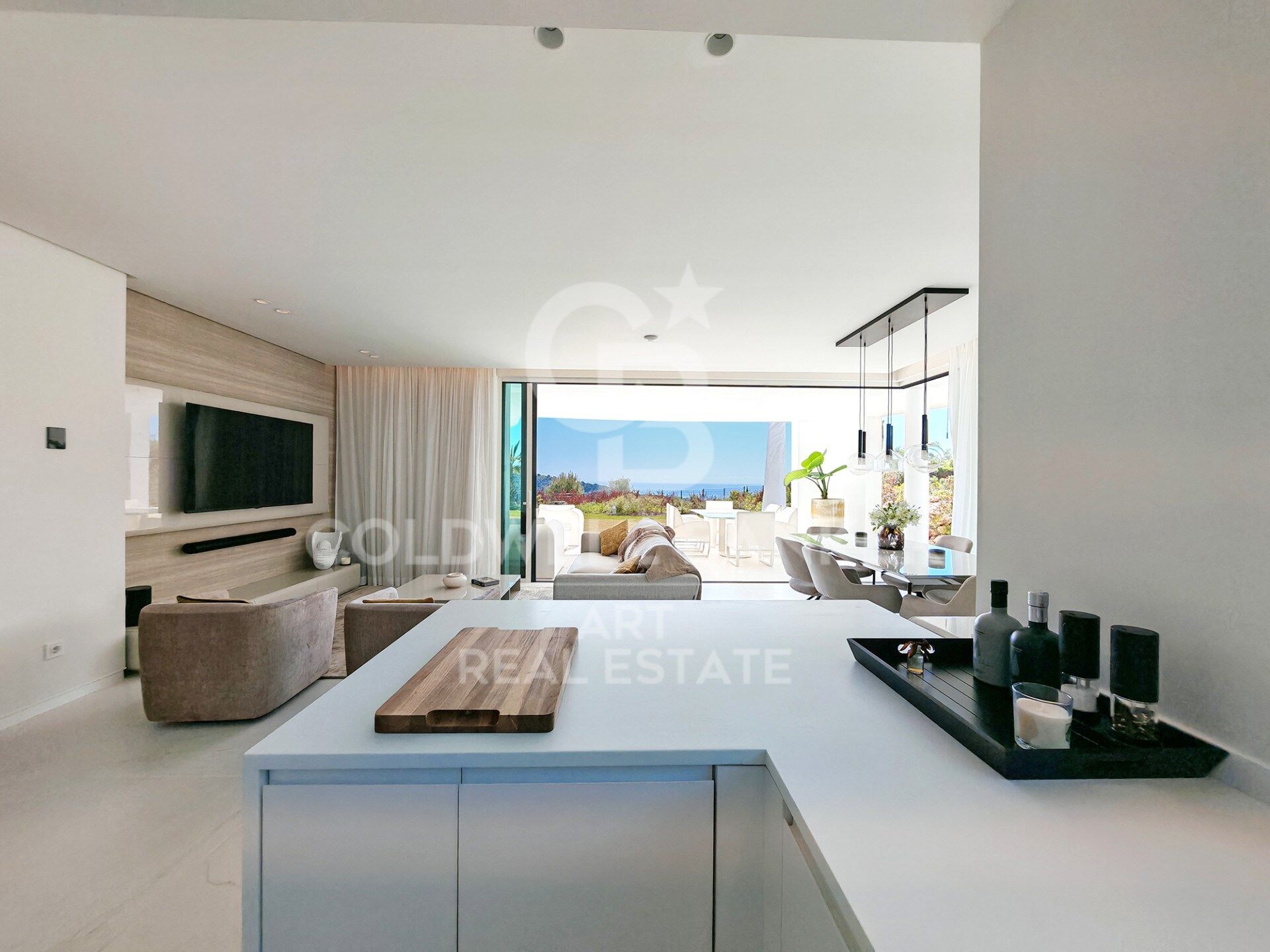 Appartement au rez-de-chaussée avec grand jardin, terrasse et vue imprenable sur la mer à Palo Alto.