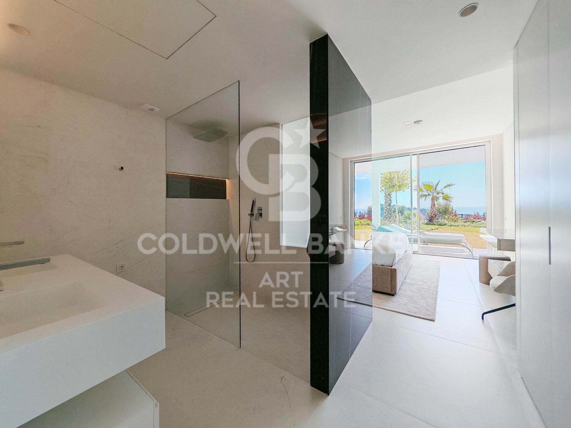 Appartement au rez-de-chaussée avec grand jardin, terrasse et vue imprenable sur la mer à Palo Alto.