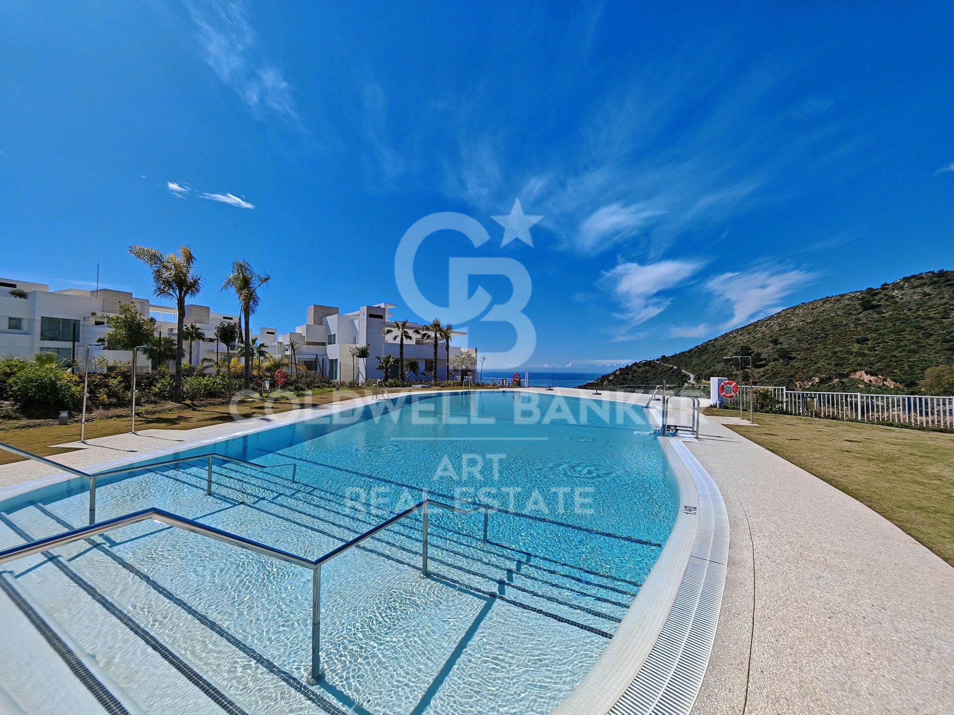 Appartement au rez-de-chaussée avec grand jardin, terrasse et vue imprenable sur la mer à Palo Alto.