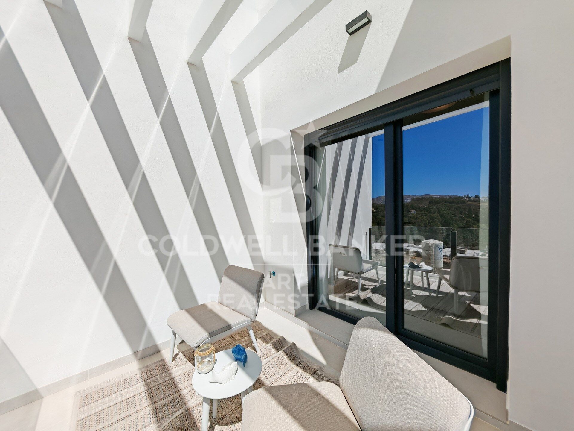 Beeindruckende moderne Golfvilla zum Verkauf in El Chaparral.