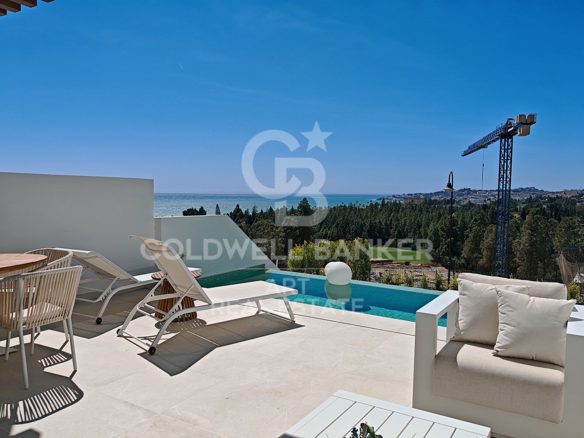 Impressionnante villa de golf contemporaine à vendre à El Chaparral.