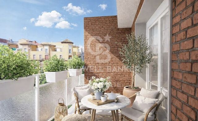 Renovated exterior apartment with terrace and garage in Goya, Madrid