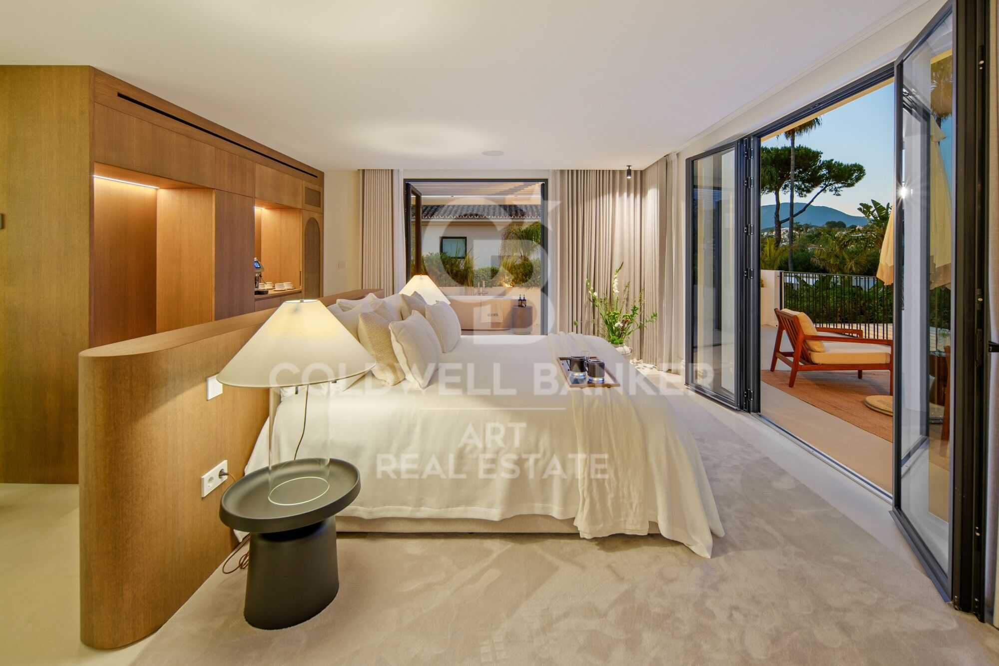 Villa contemporánea en primera línea de Golf en Nueva Andalucía
