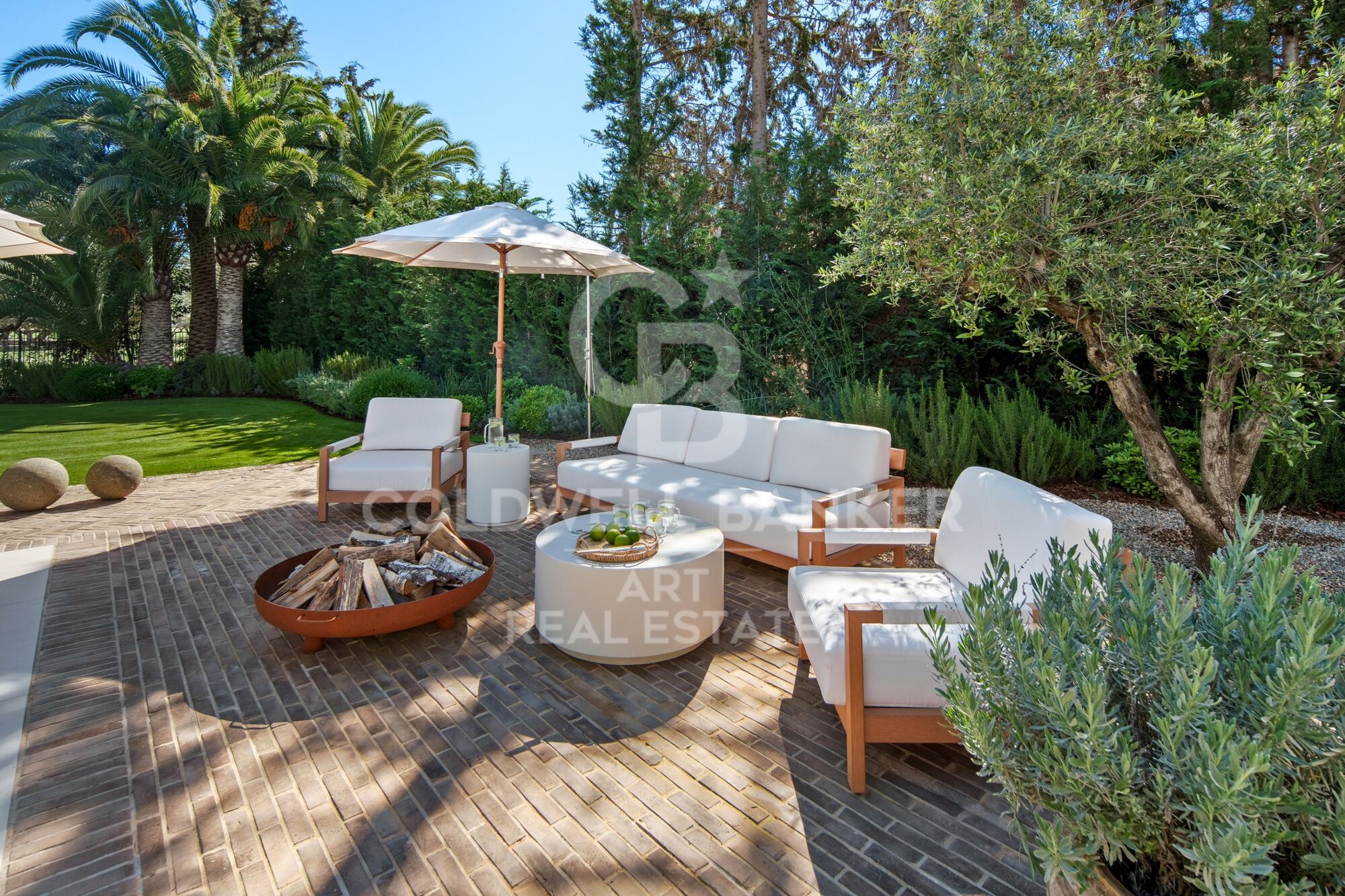 Villa contemporaine en première ligne de golf à Nueva Andalucía.