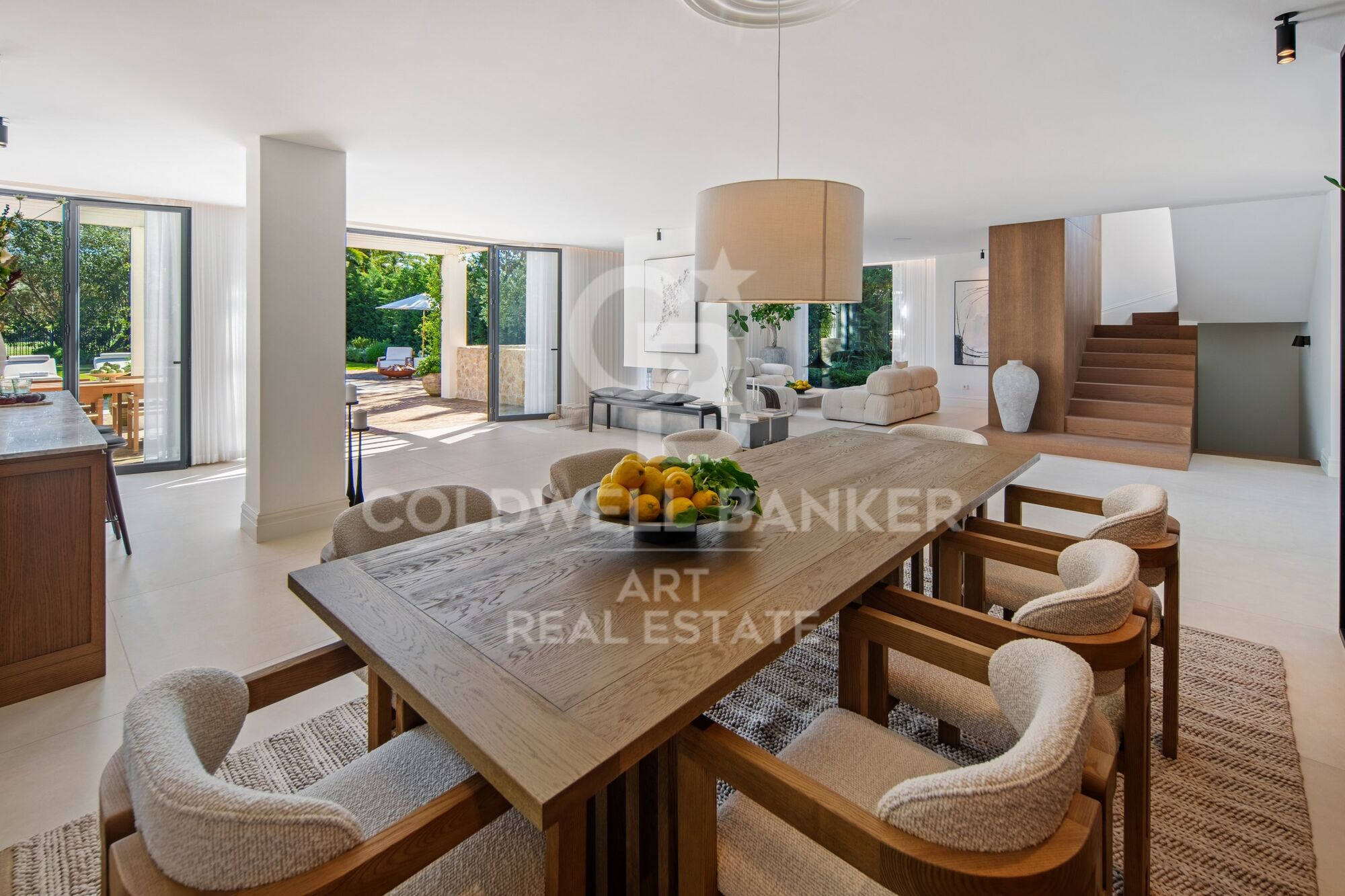 Villa contemporaine en première ligne de golf à Nueva Andalucía.