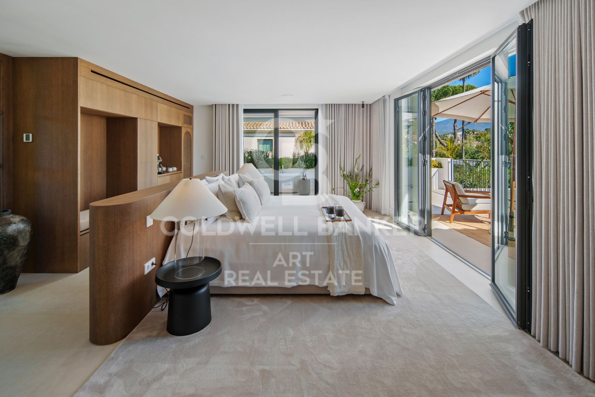 Villa contemporaine en première ligne de golf à Nueva Andalucía.