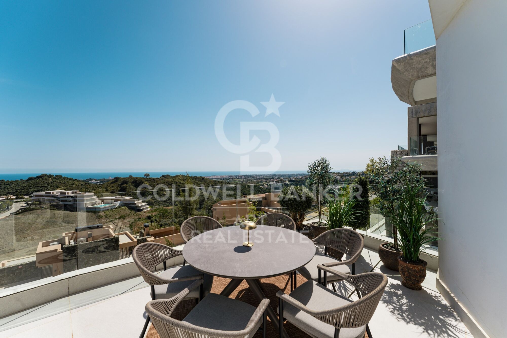 Luxury penthouse with panoramic sea views in La Quinta.