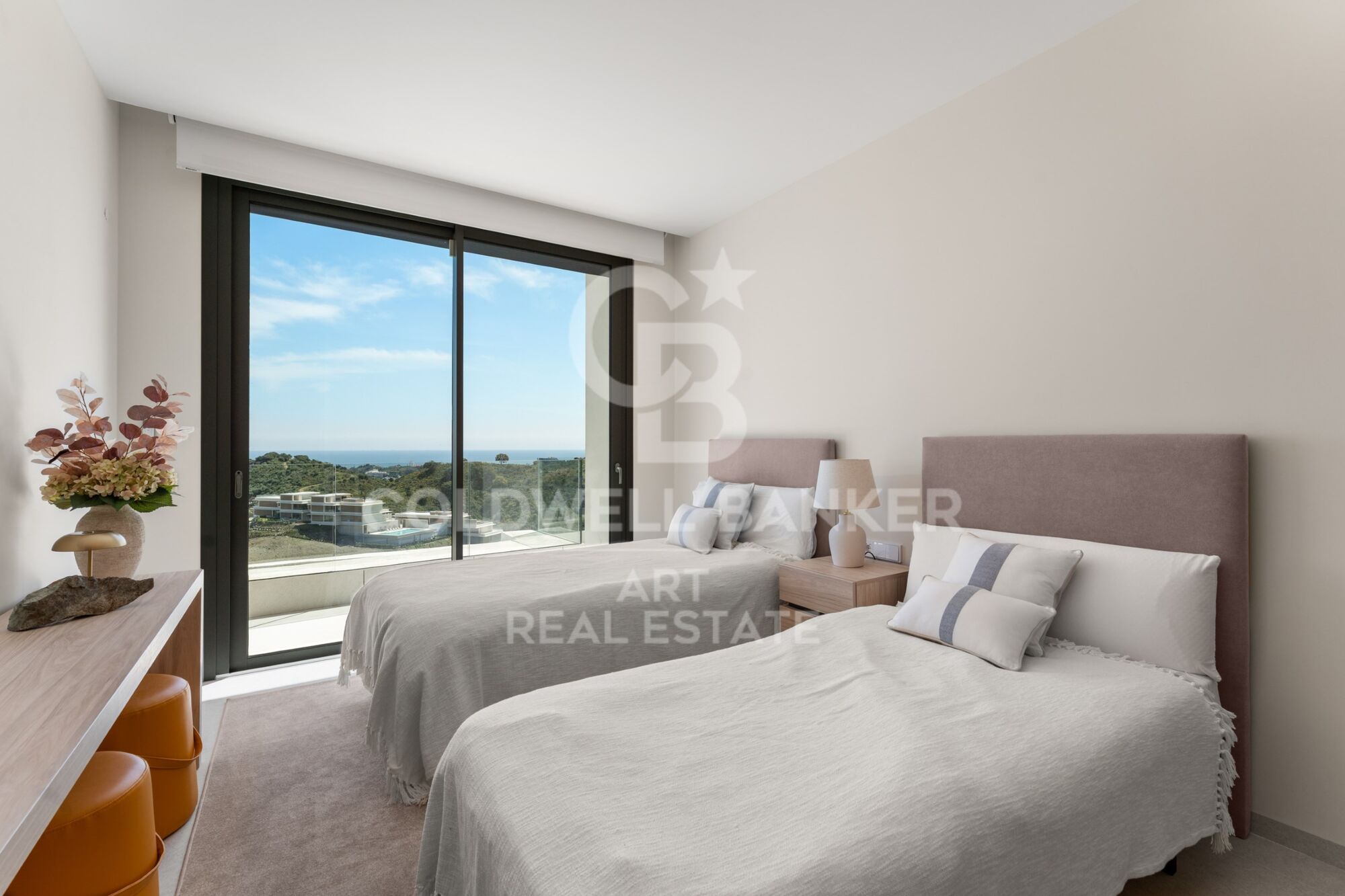 Luxury penthouse with panoramic sea views in La Quinta.