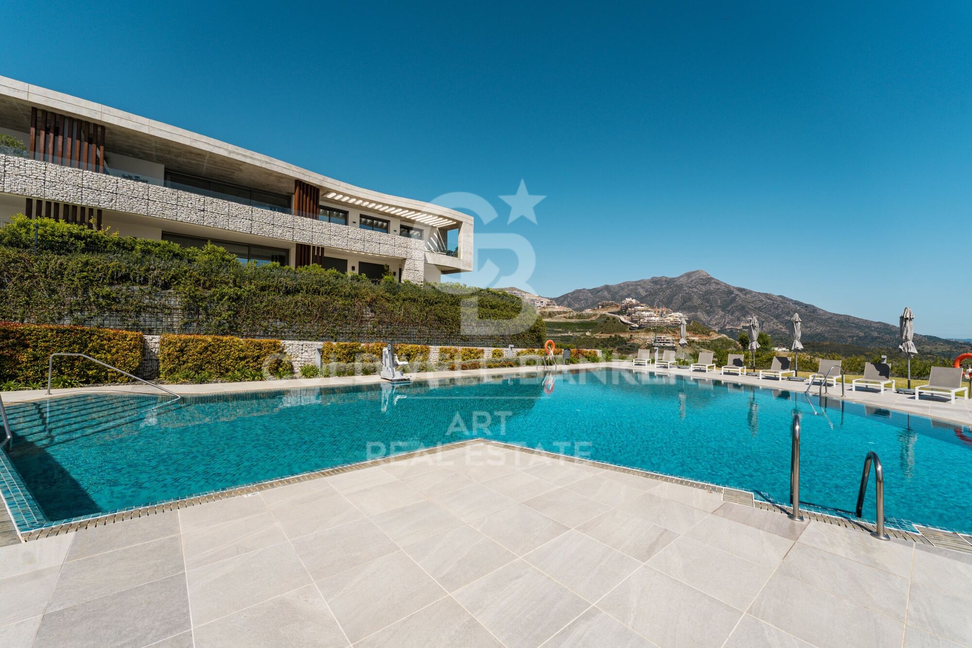 Luxury penthouse with panoramic sea views in La Quinta.