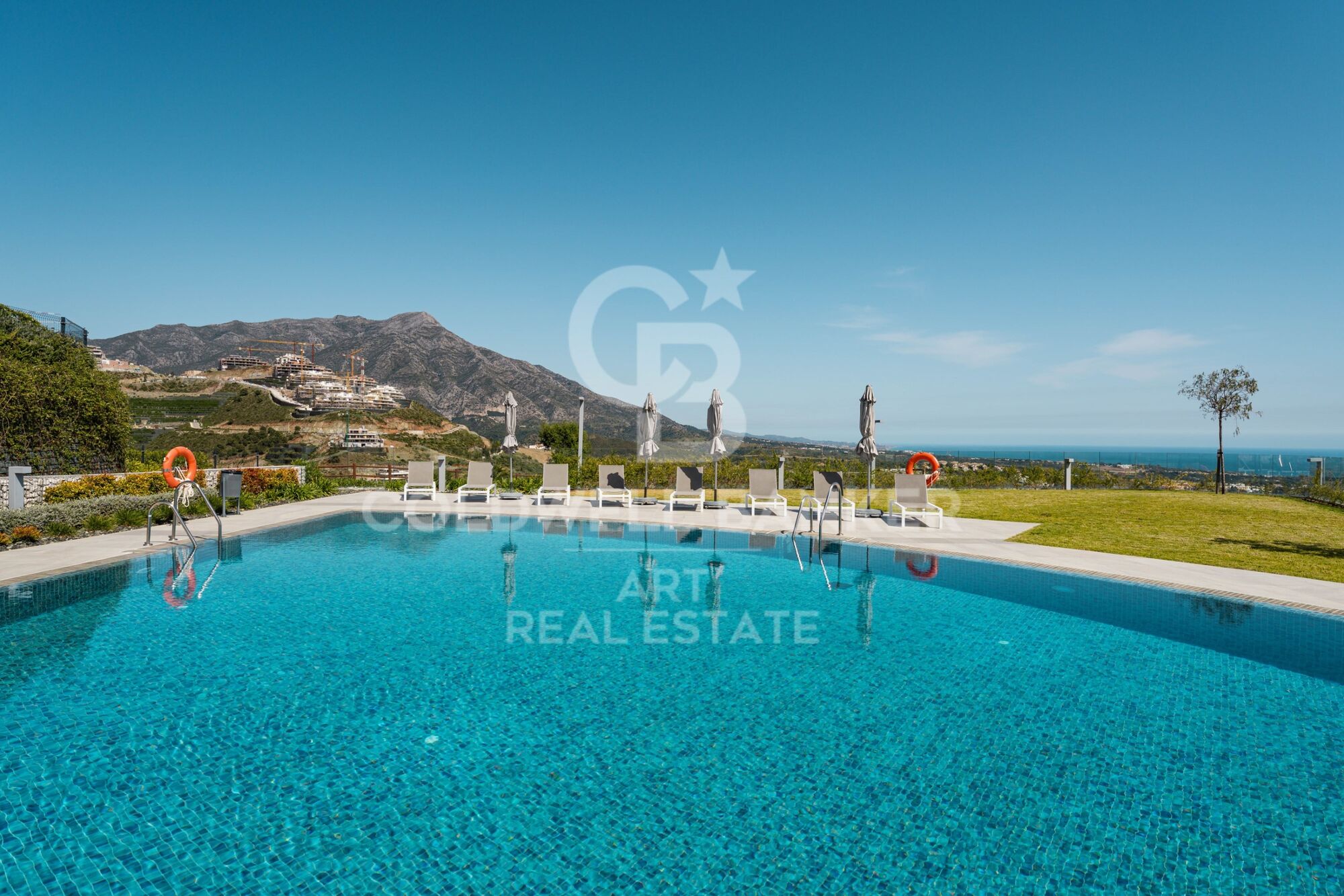 Luxus-Penthouse mit Panoramameerblick in La Quinta.