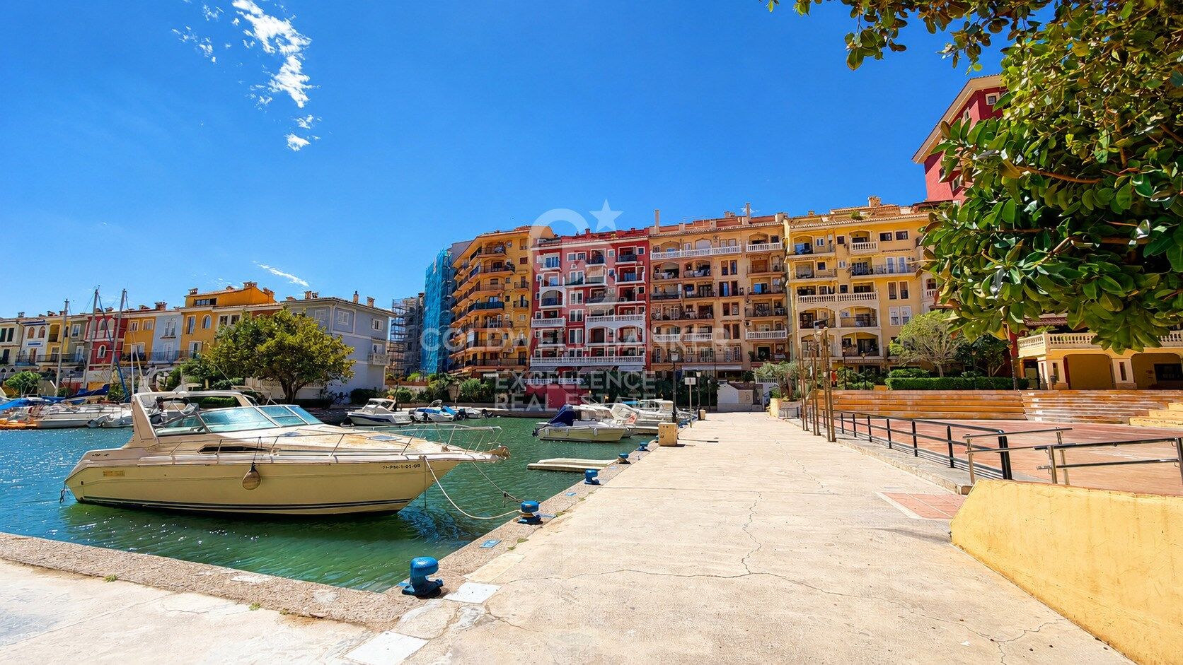 Großzügige Wohnung mit Terrasse, Meerblick und Parkplatz in Port Saplaya