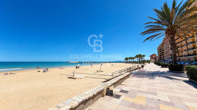 Spacious Apartment with Terrace, Sea Views and Parking in Port Saplaya