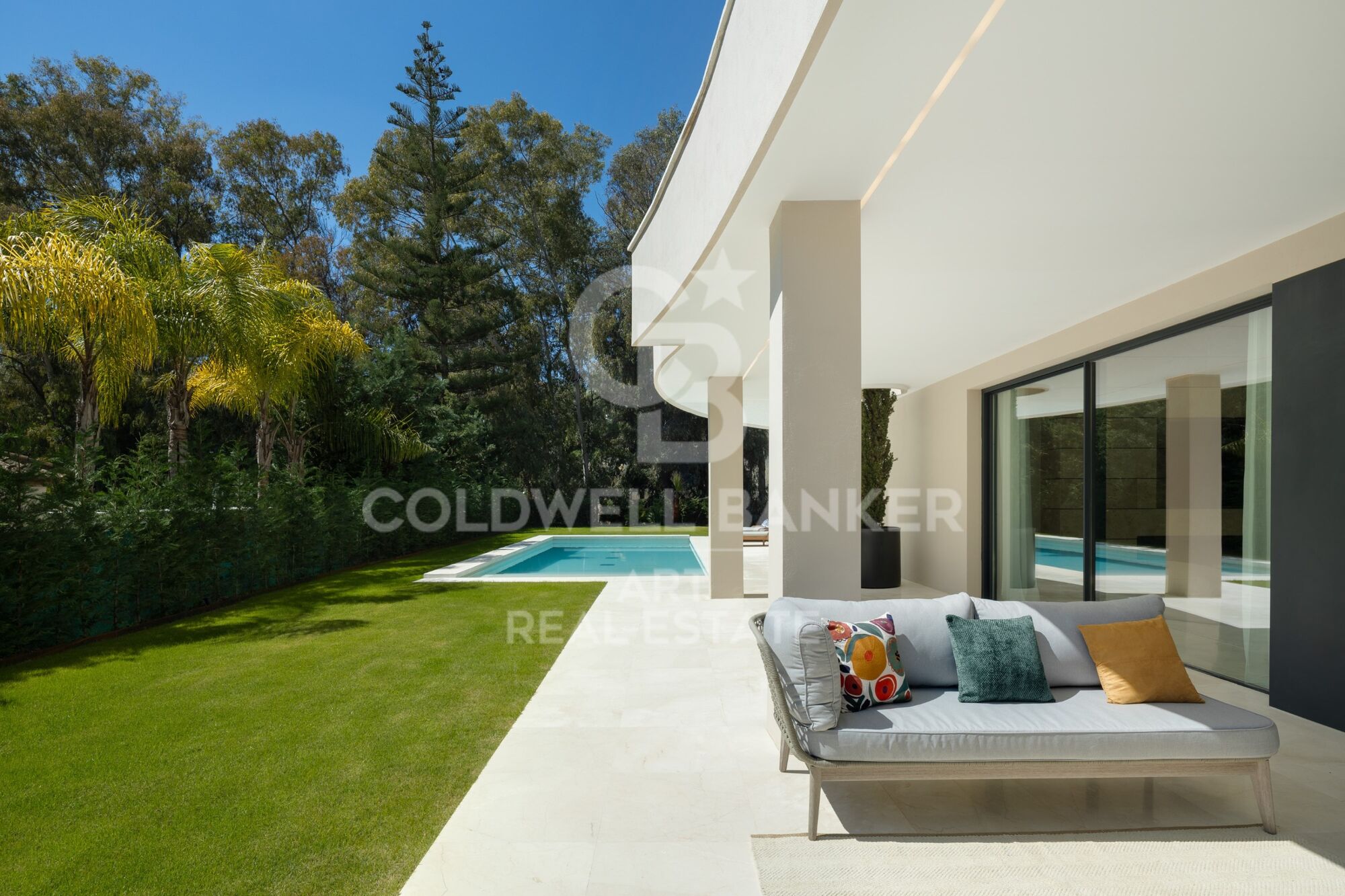 Brand-new contemporary luxury villa in La Cerquilla, Nueva Andalucía.