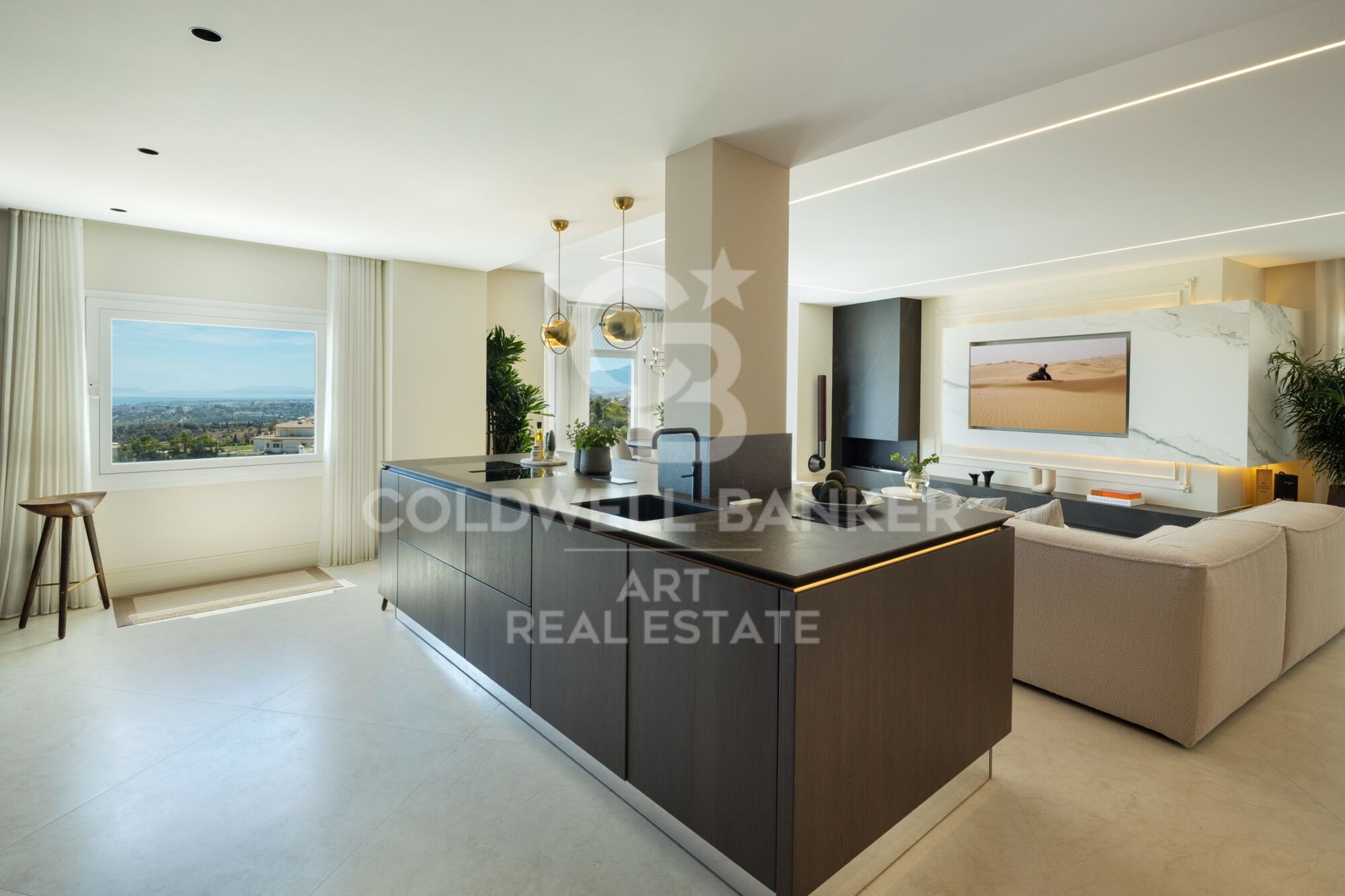 Penthouse en duplex exclusif avec vues panoramiques à Marbella Hill Club.