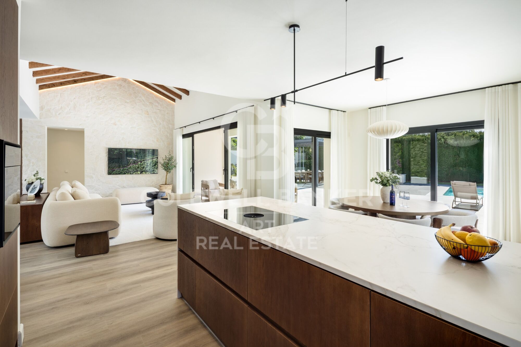 Villa mediterránea contemporánea junto a la playa en Marbella